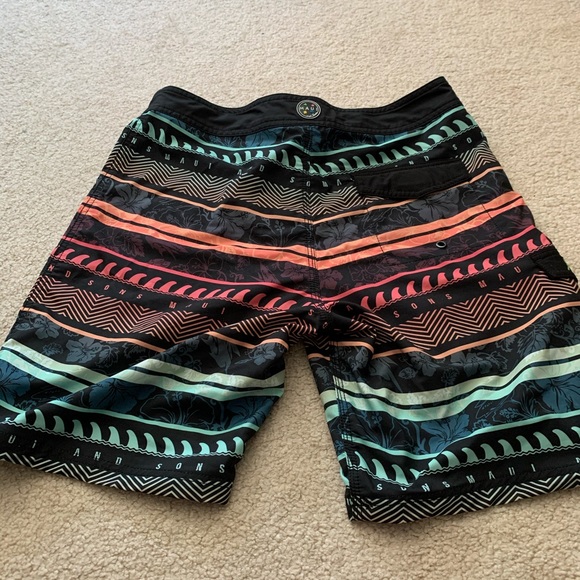 Maui and Sons Boardshorts - Picture 4 of 6